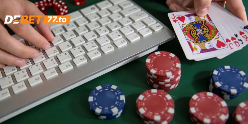 Vai trò và đóng góp của Debet